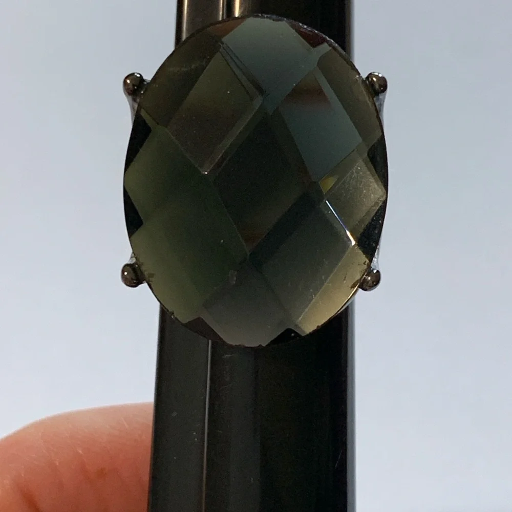 Stunning Green Black Gemstone Cocktail Ring with Gunmetal Accents - Size 7